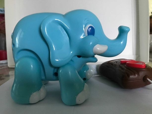 Іграшка слоник на радіокеруванні