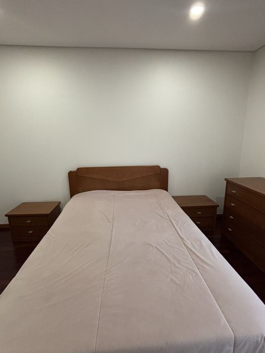 Vendo quarto em bom estado!