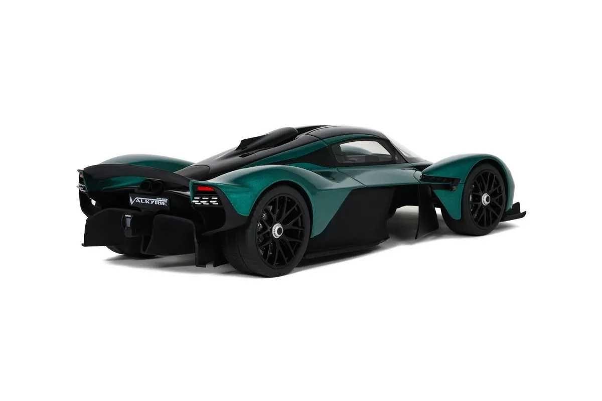 Aston Martin Valkyrie Racing Green GT Spirit 1:18