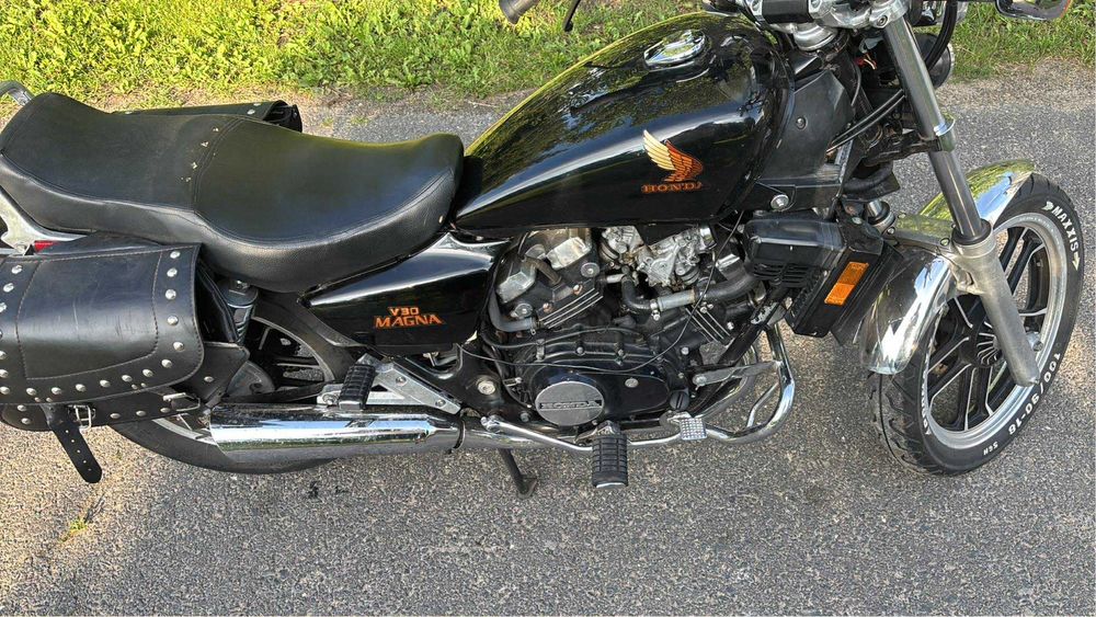 Honda Magna 500 V30