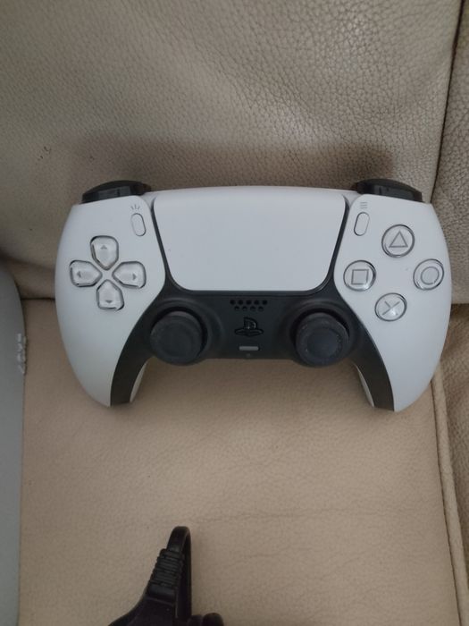 Konsola PS 5 Slim 1 TB z napędem na gwarancji do 2027 r JAK NOWA