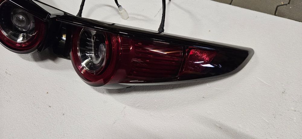 Lampy tył tylne prawa lewa mazda cx30 usa  led