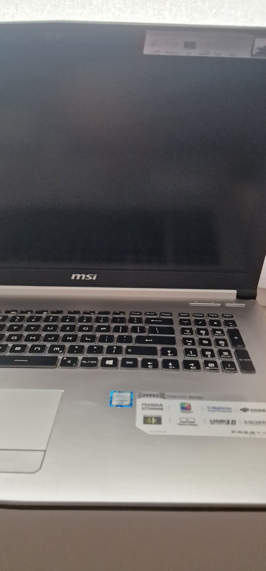 Laptop MS8 PE70 używany