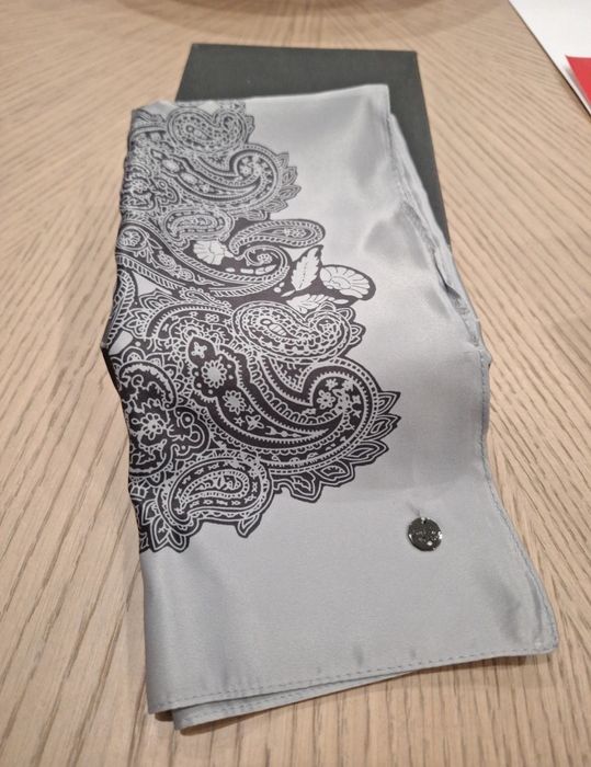 Lenço de senhora da Salsa