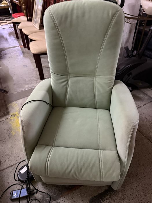 Fotel z funkcją relaksu z materiału hydrofobowego – DOWÓZ DO DOMU