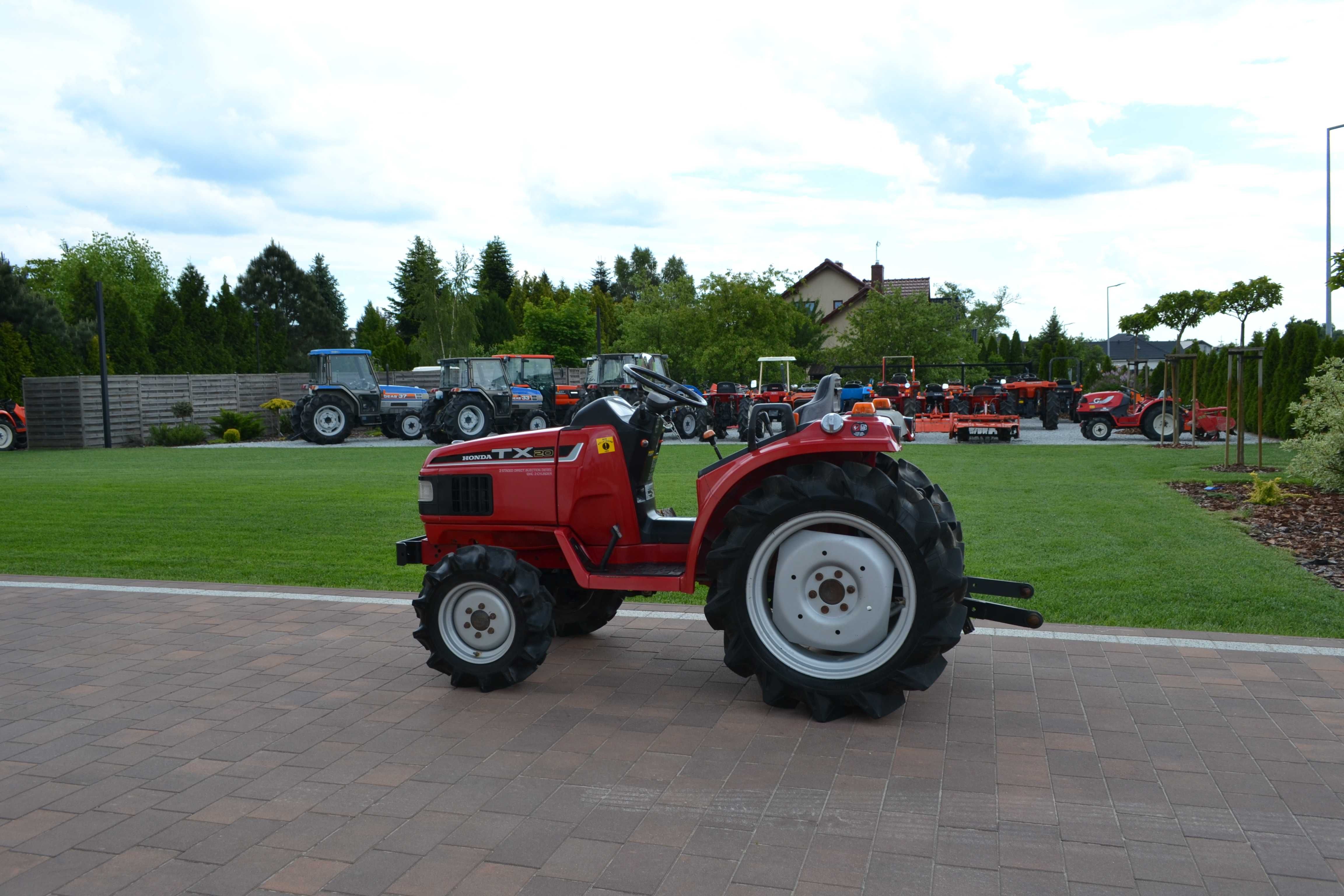 Traktorek japoński mini traktor Honda Kubota bardzo mocny