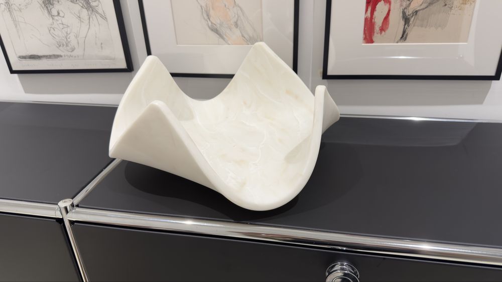 Patera na owoce wykonana z materiału solid surface
