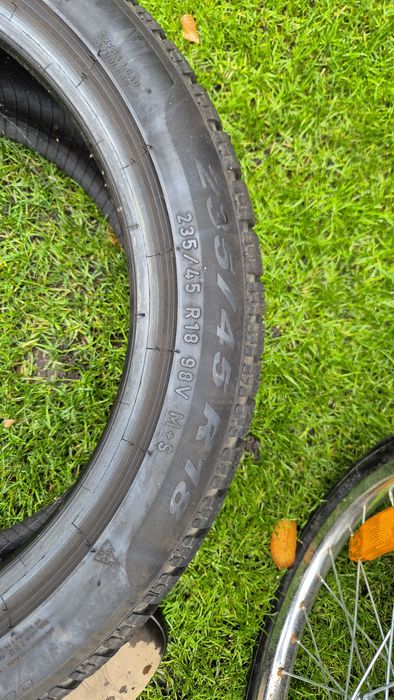 Pirelli Sottozero 235/45 R18