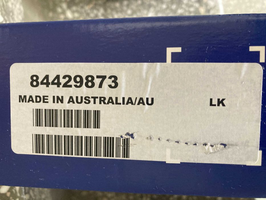 Sprzedam lewą tylną lampę i komplet owiewki szyb Volvo fh4
