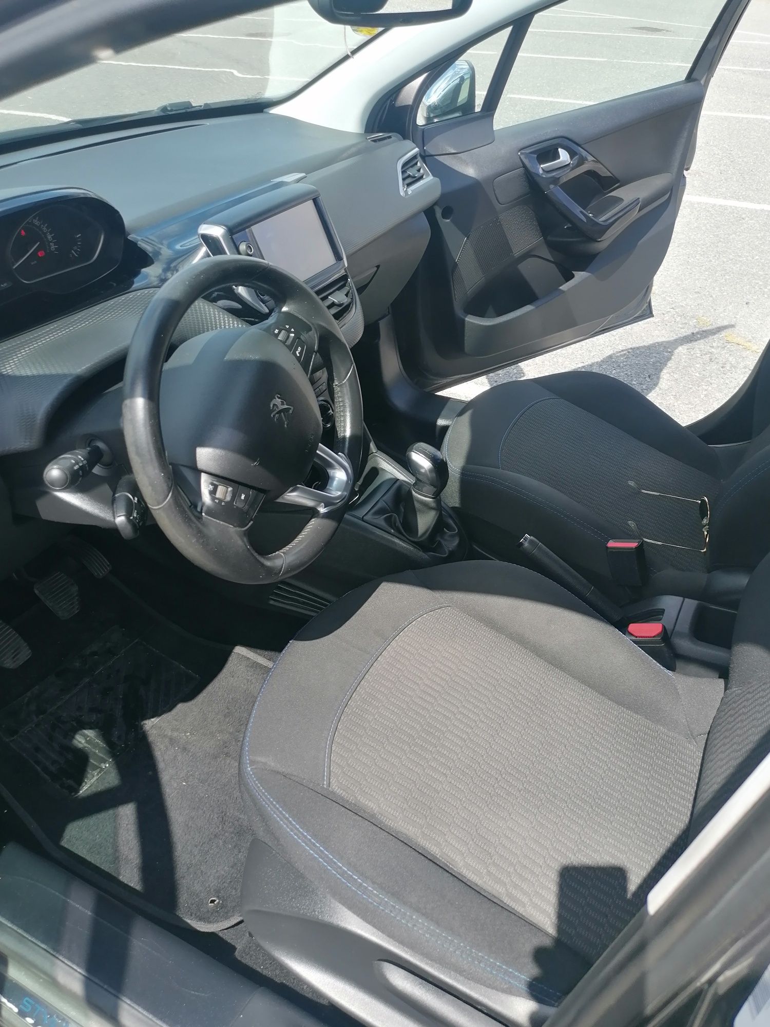 Peugeot 208 style gasolina particular com 118000 km