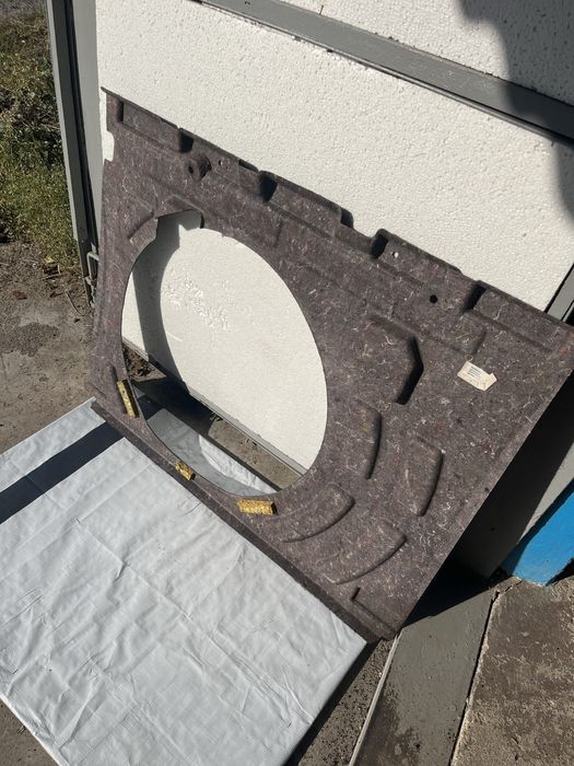 Пол в багажник Рено Меган 2 унивесал