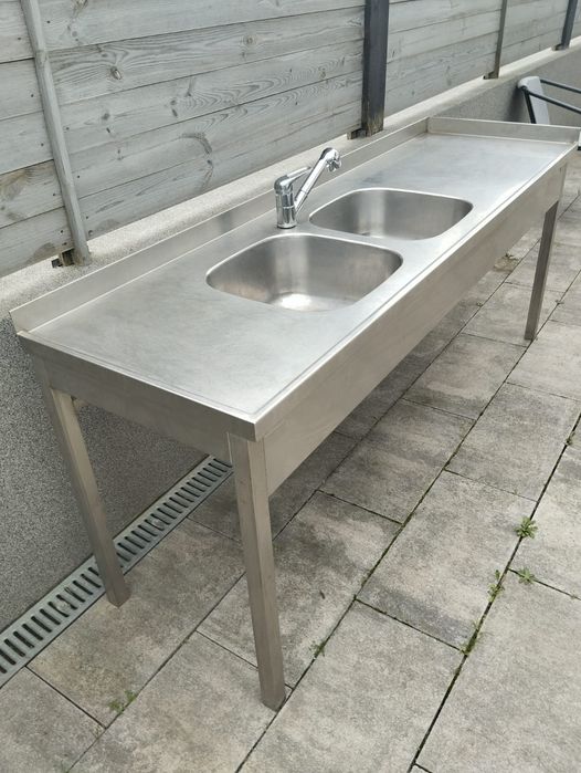 Stoły gastronomiczne, zlewy, zlewozmywak, szafka , pojemniki GN