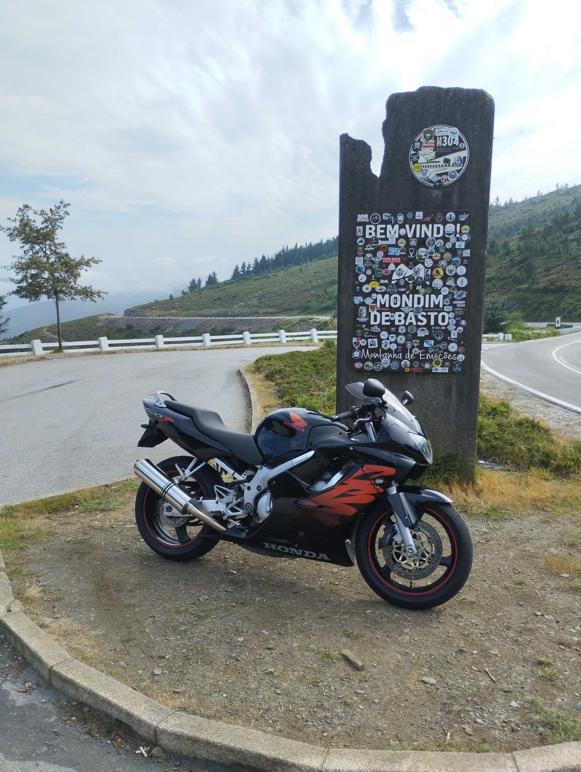 Honda CBR 600f como nova