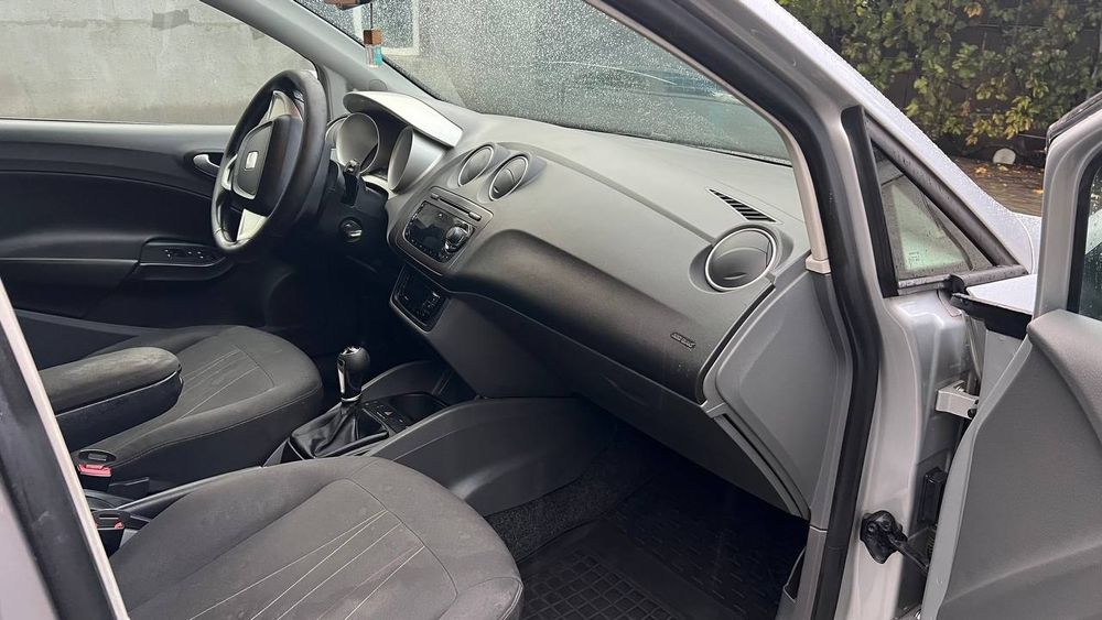 Продам seat ibiza 2011