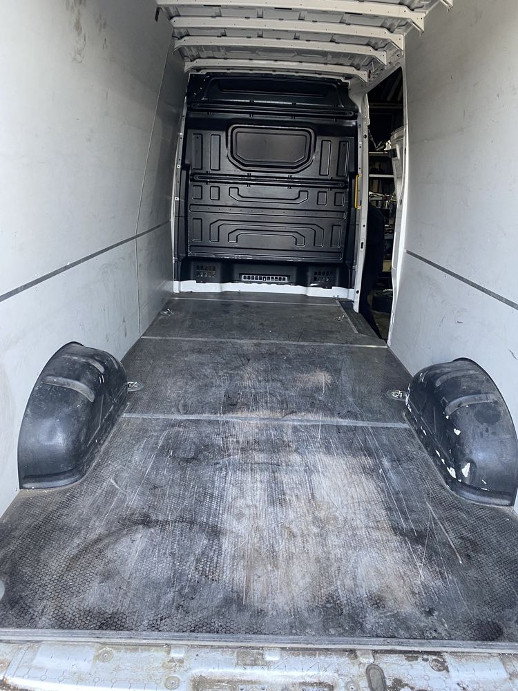 Обшива будкі підлога Volkswagen Crafter 2019 рік Перегородка