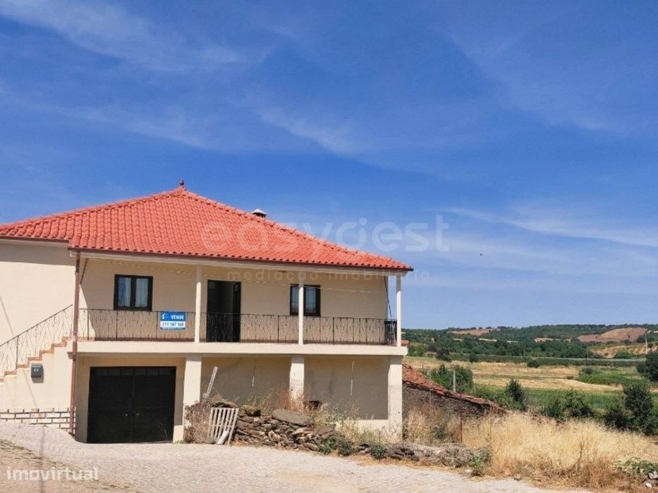 Moradia T3 na encantadora aldeia de Atenor - Miranda do Douro