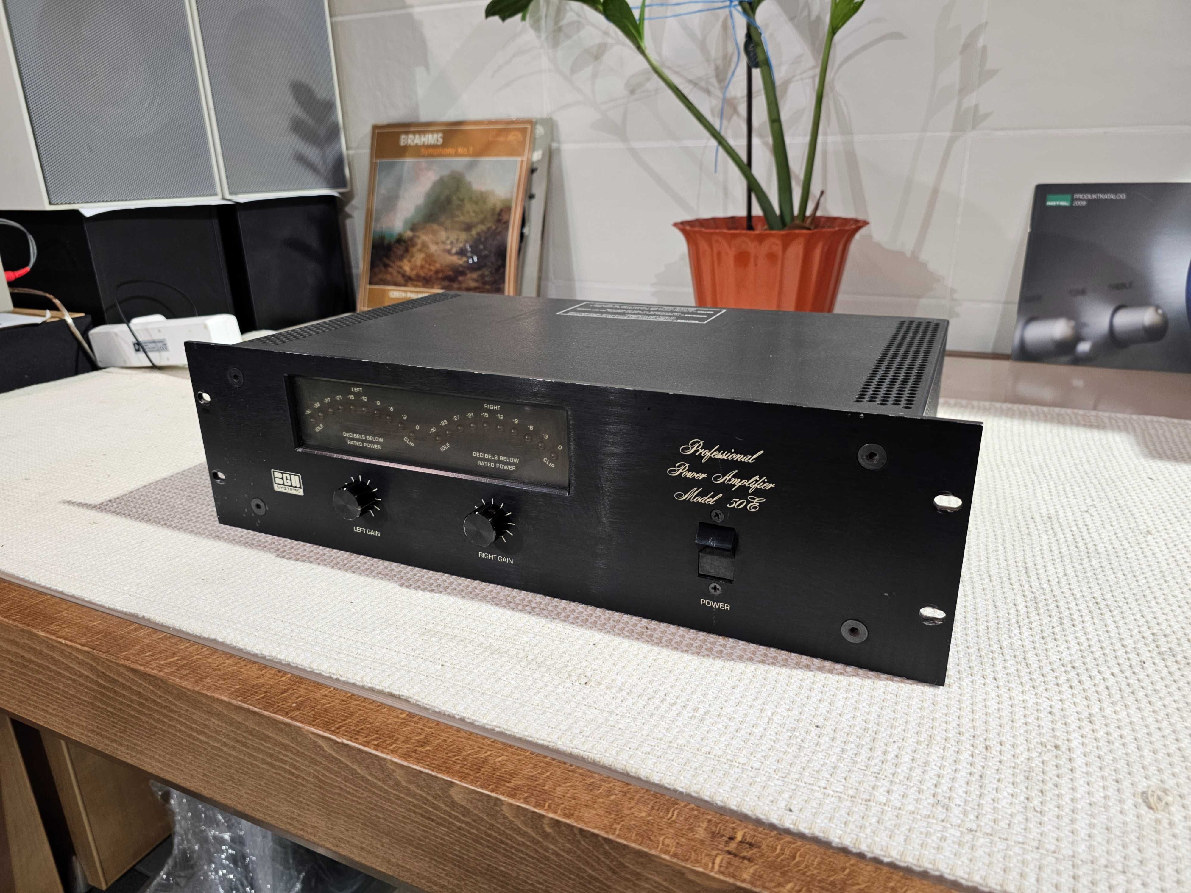 Підсилювач BGW 250E Professional Power Amplifier