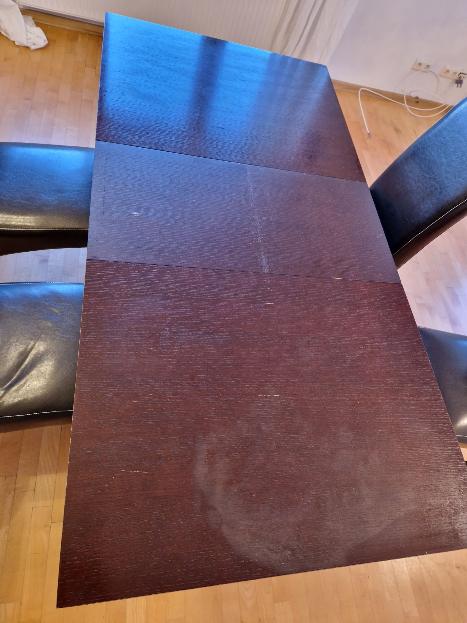 Stół drewniany i 4 krzesła Vinotti