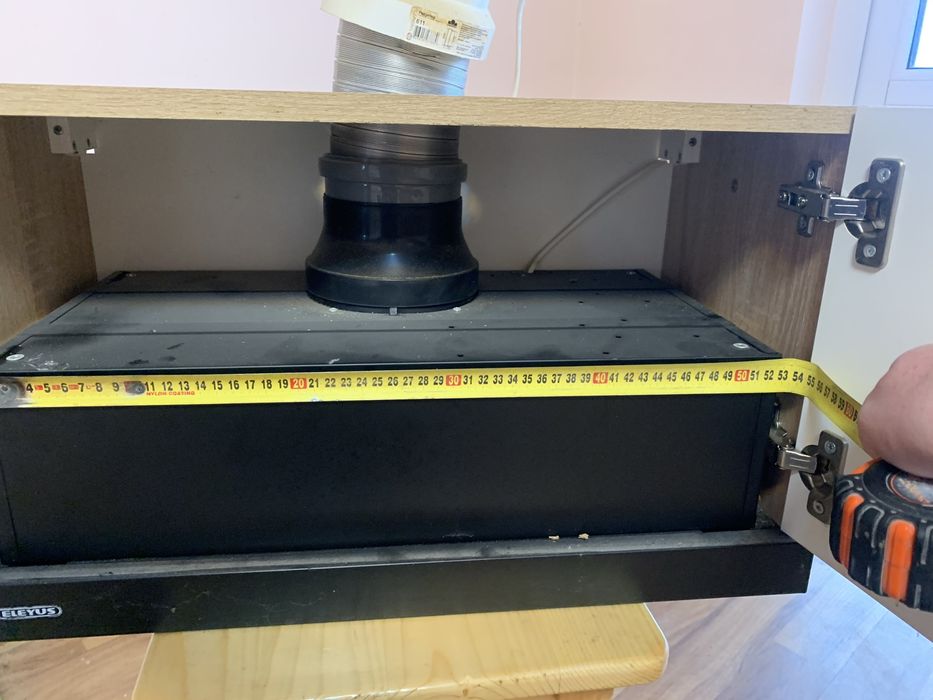 Продам кухону витяжку