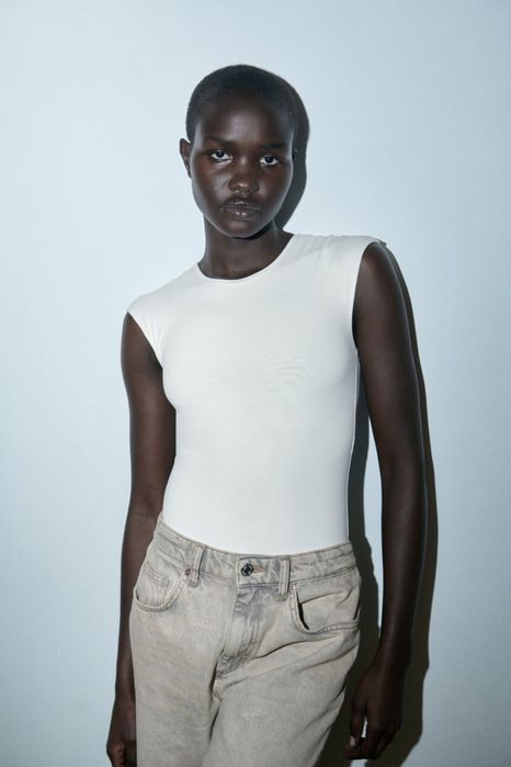 Нове еластичне боді Zara