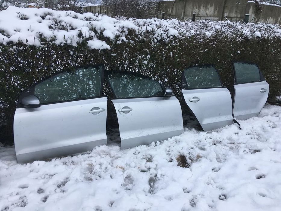 VW POLO 6R 09- DRZWI PRZEDNIE LEWE PRAWE TYŁ TYLNE LA7W KOMPLETNE