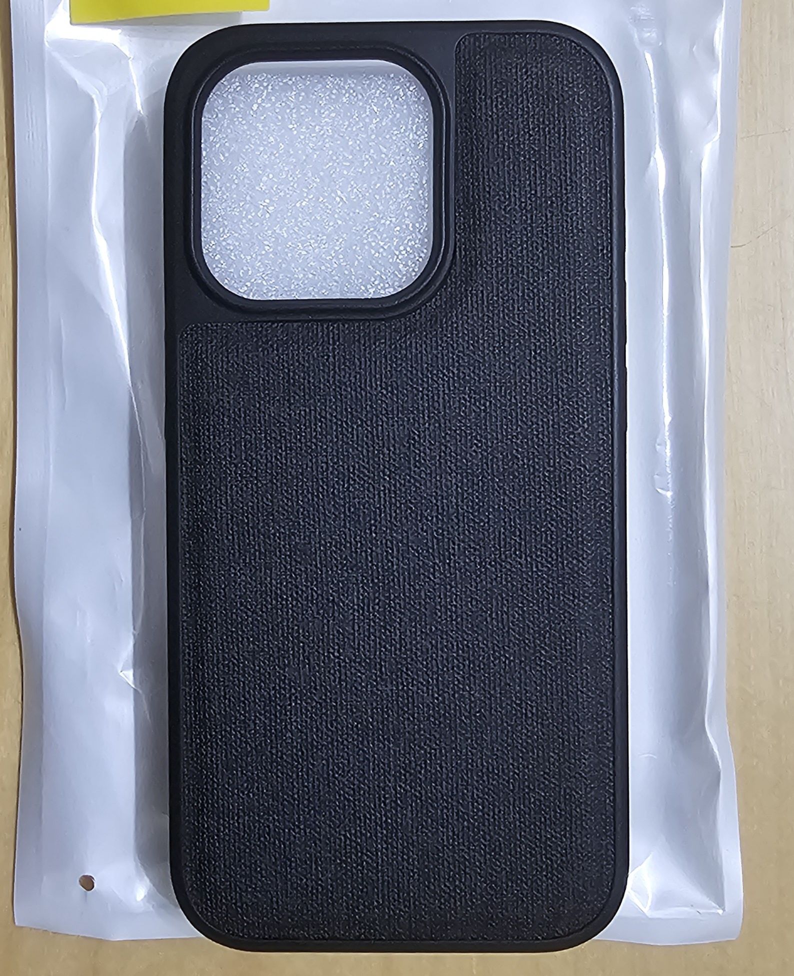 Capa para iPhone 15 Pro (nunca usada)