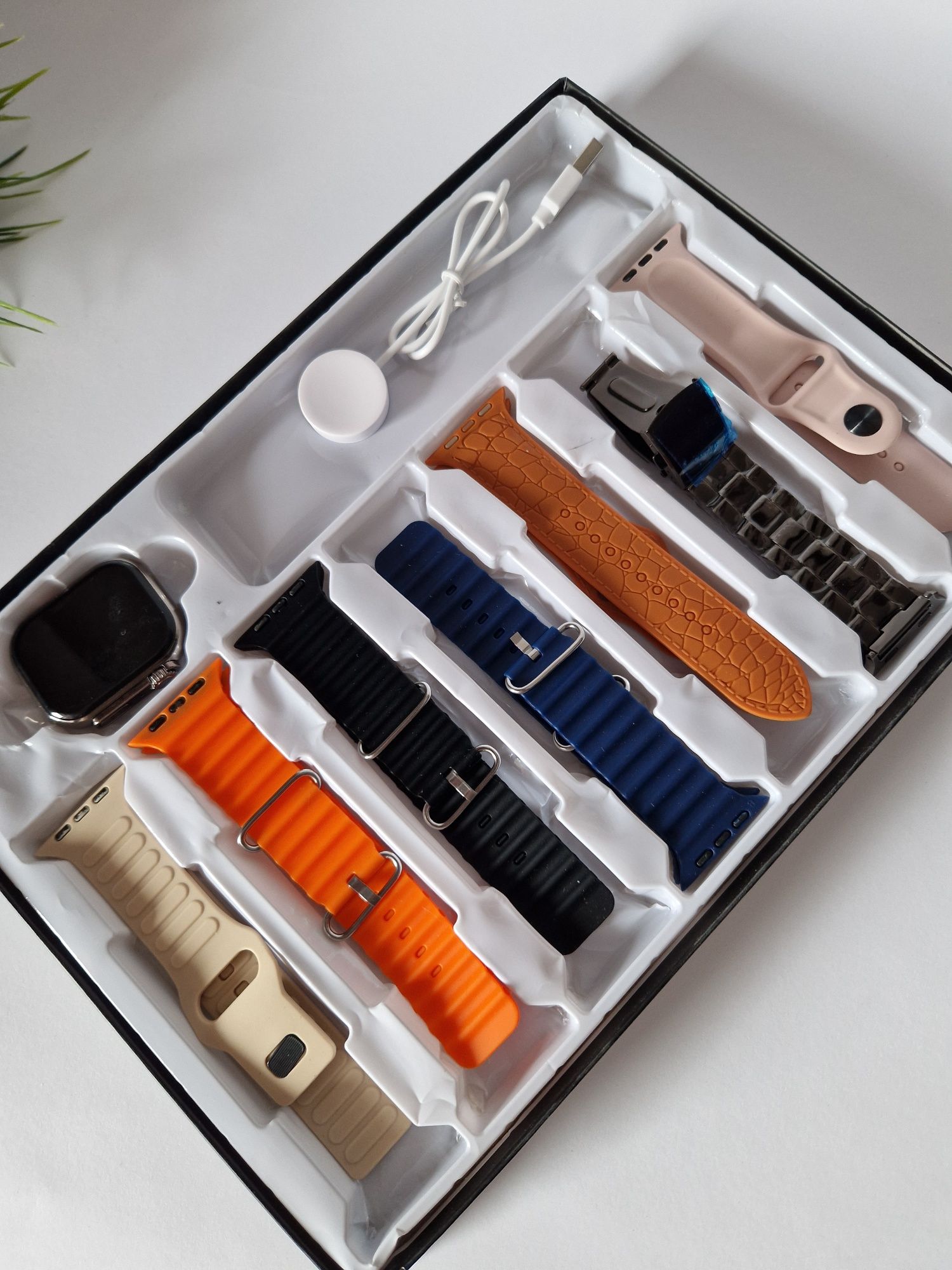 Smartwatch ultra 3 komplet z 7 paskami.