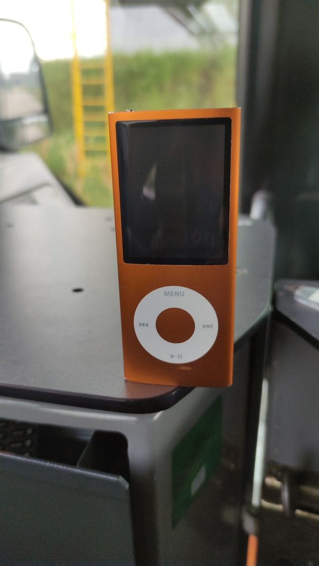 iPod 8 gb pomarańczowy