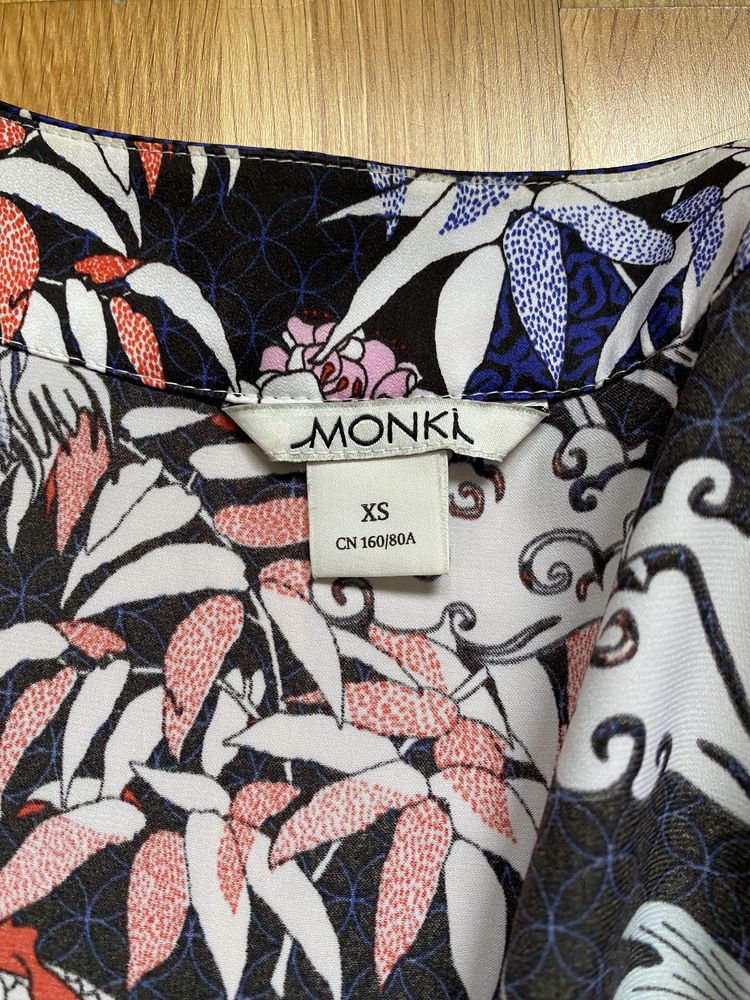 Kopertowa sukienka Kimono w aziatskim motywem Xs Monki Koi ryby Smoki