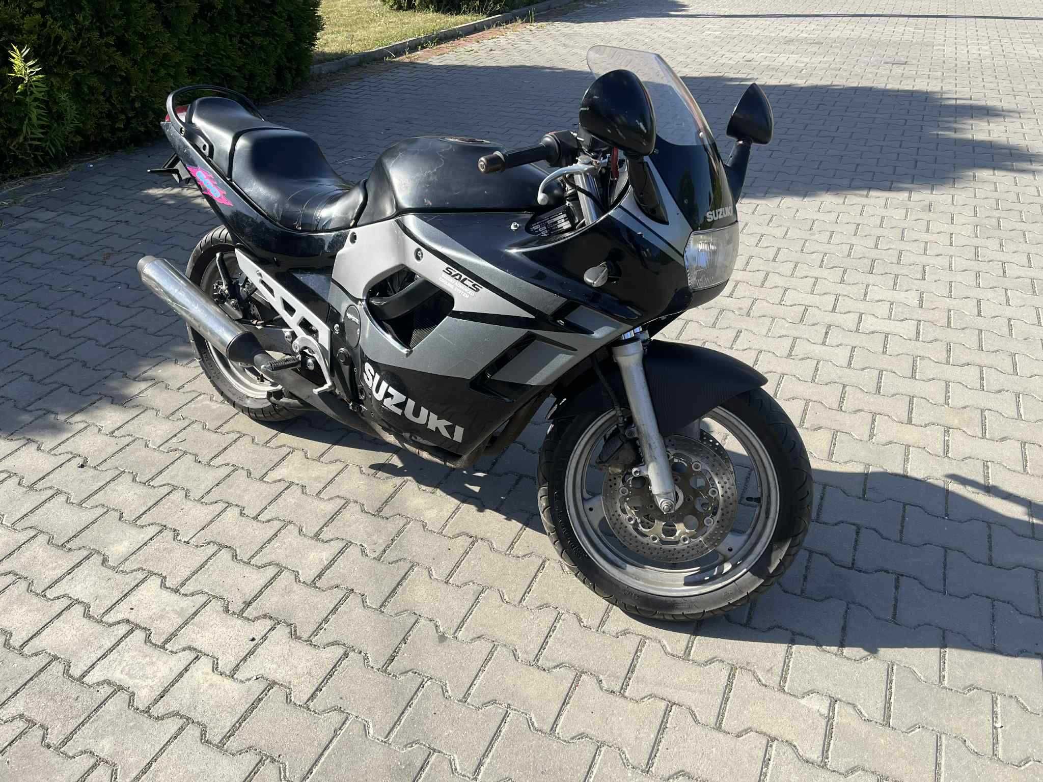 Suzuki GSXF 600 Olejak