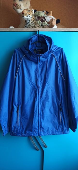 Продам  подростковую светоотражающую ветровку.