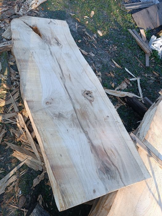 Деревина з липи.