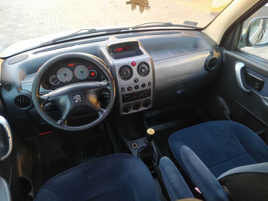 1,6 hdi. KLIMA. 4 drzwi. TEMPOMAT. 90 koni. PANORAMICZNY DACH