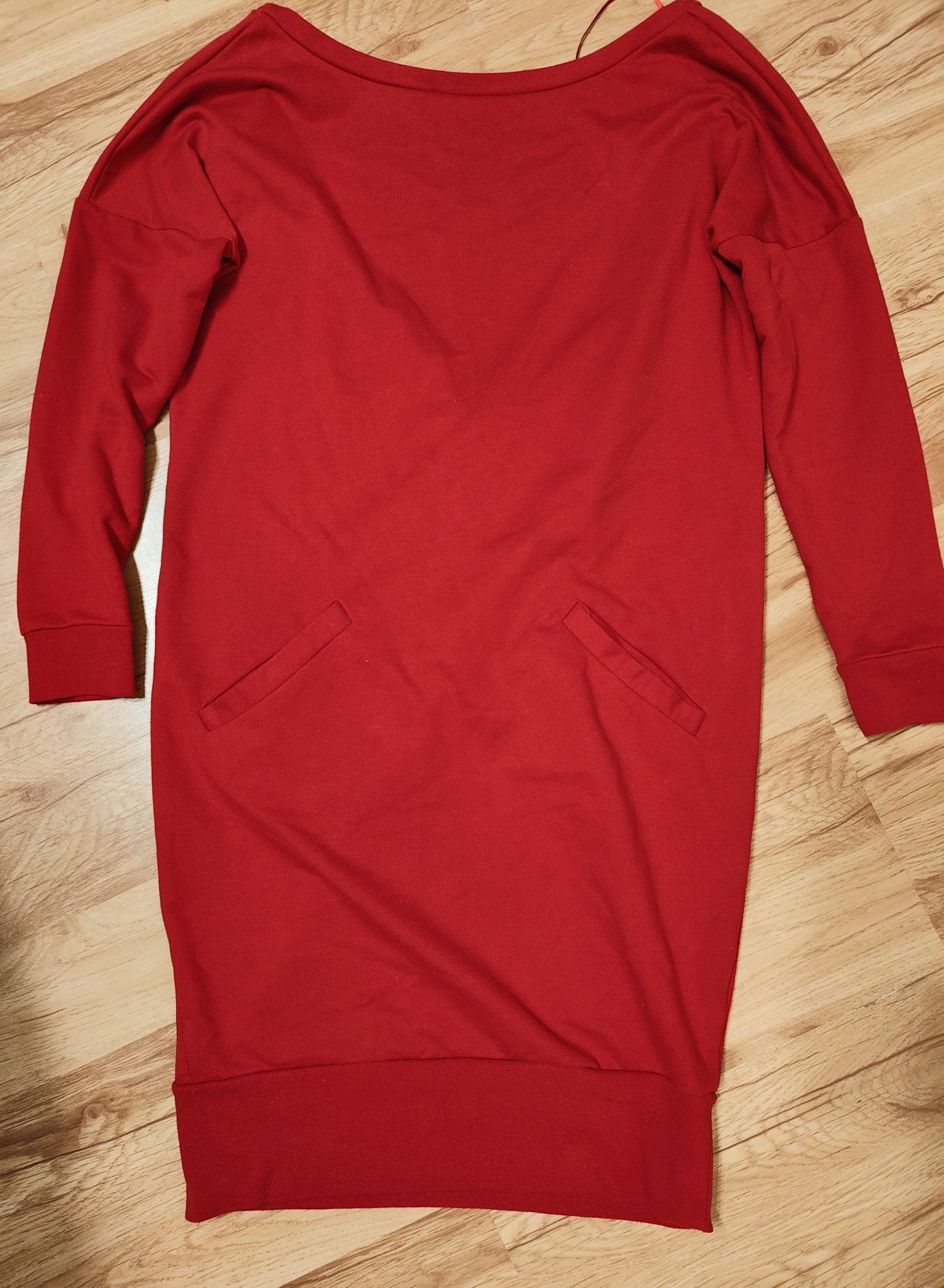 Czerwona Sukienka Diverse Dresowa z Odkrytymi Plecami r.XS