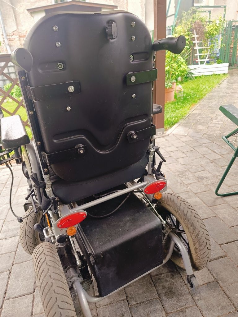 Wózek inwalidzki elektryczny Vermeiren Squod