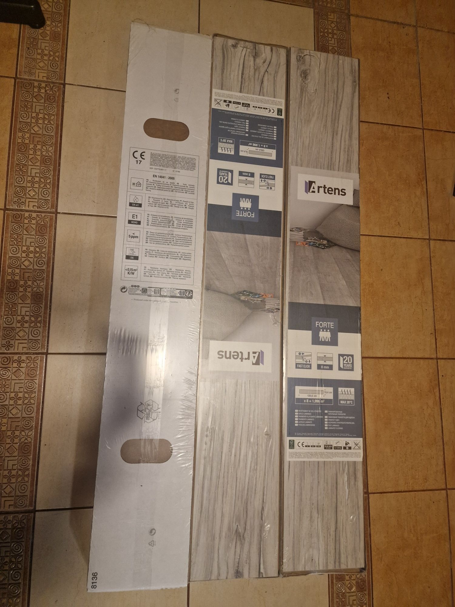 Panele podłogowe laminowane  Artens