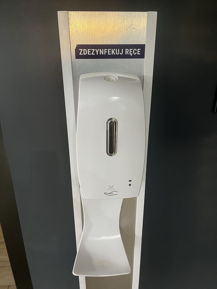 Automatyczny bezdotykowy dozownik płynu do dezynfekcji