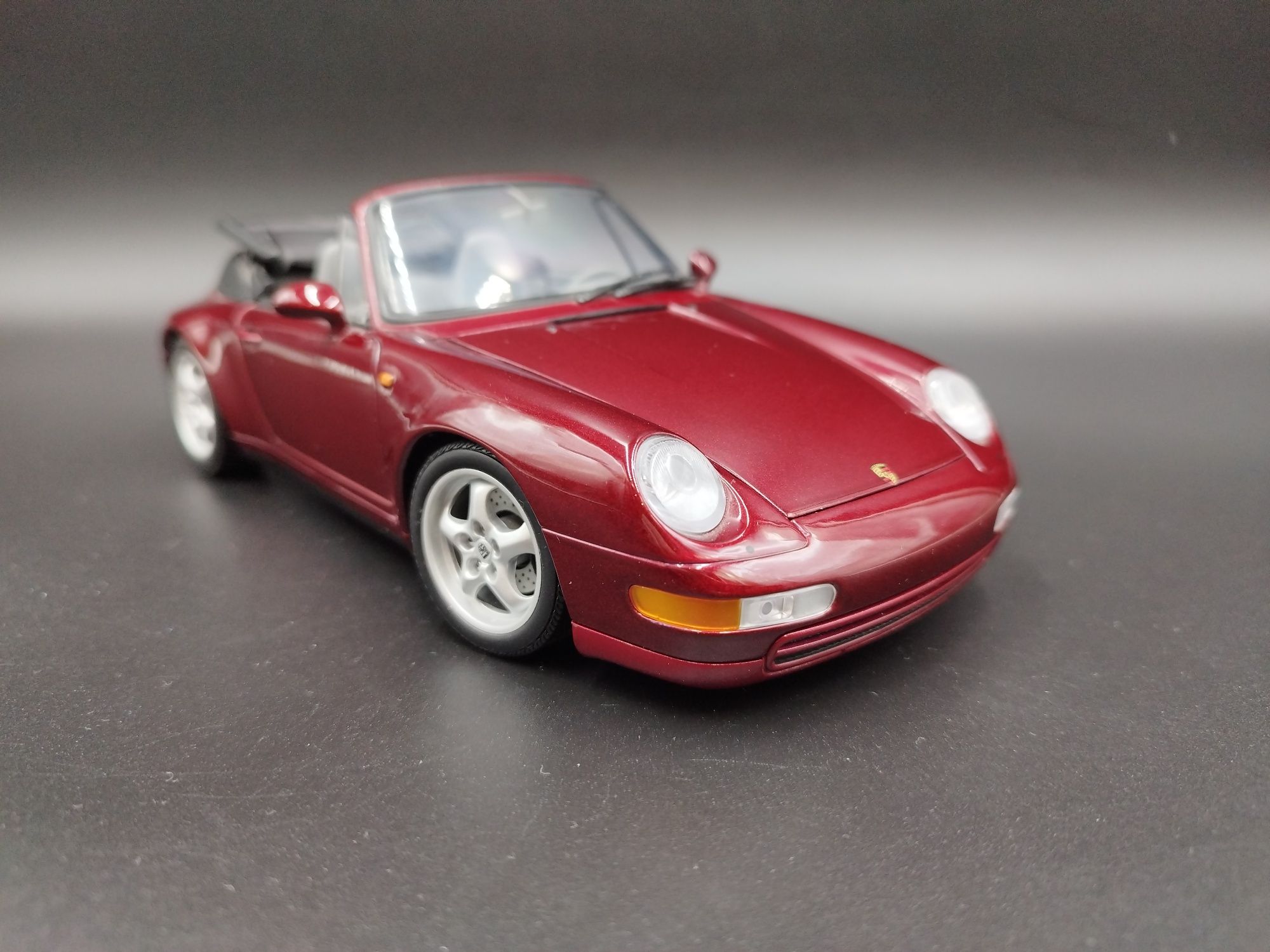 1:18 UT Models Porsche 911 (933) Carrera  model używany