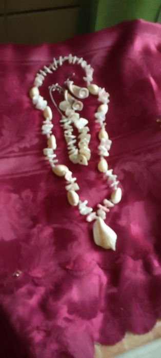 Бусы для украшения женщин