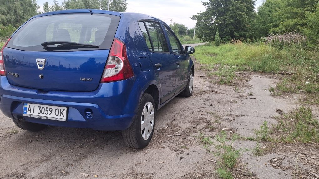 Dacia sandero1.2 16v пробіг126000км 2009р