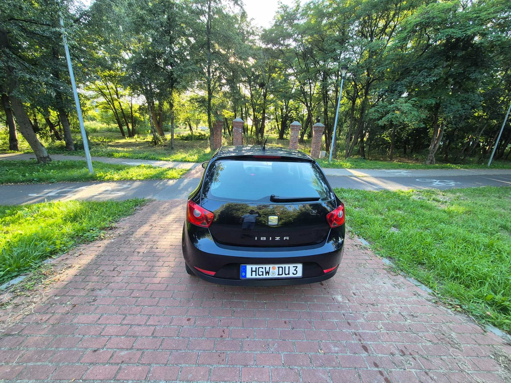 - Seat Ibiza - 5 Drzwi - 1.4 MPI  - Klimatyzacja - 2012 -