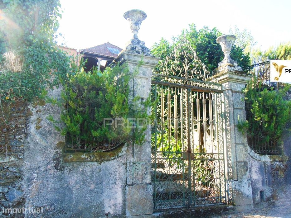 Casa centenária no Alto Douro Vinhateiro