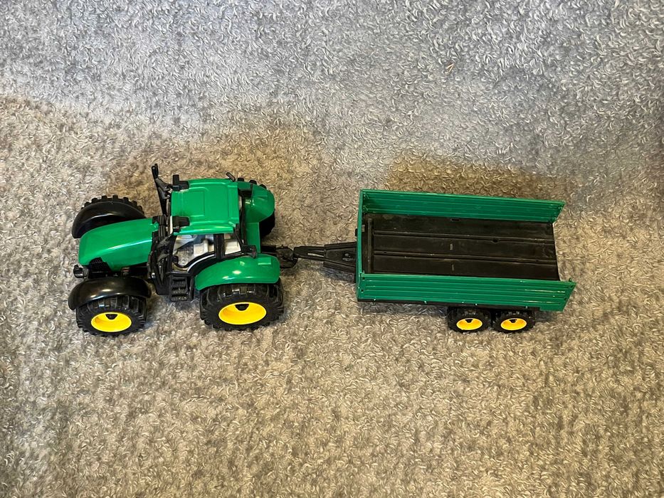 Zabawka dla dzieci traktor z przyczepą