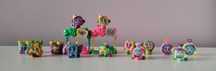 Moji Pops Adventure zestaw 2 Team Hut i 13 figurek Explorer MojiPops