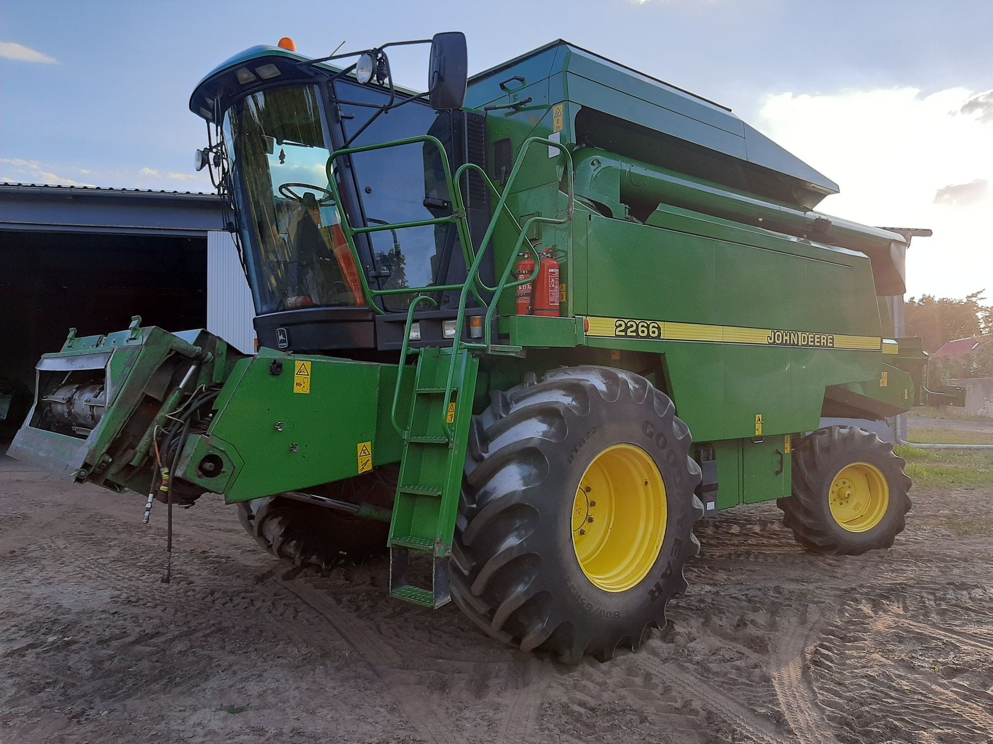 Sprzedam kombajn John Deere 2266
W bardzo dobrym stanie, doinwestowany