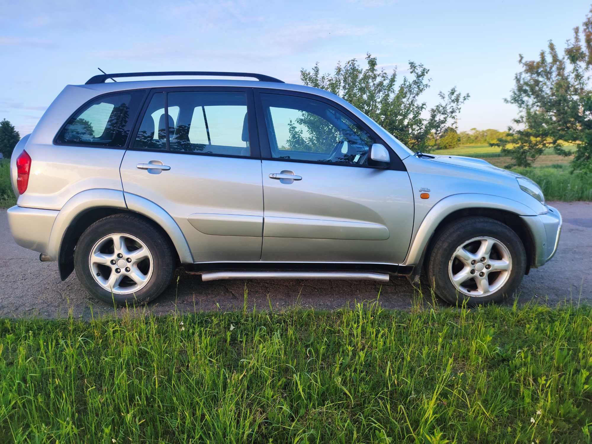 TOYOTA  RAV4  D4D  4х4 Тільки для військових