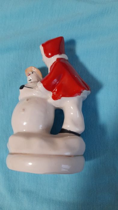 Дівчинка зі сніговиком (лепит снеговика) порцеляна часів СРСР