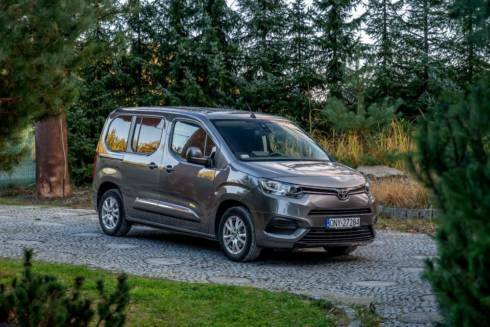 Toyota Proace City Verso Long 1.2 Family / Serwisy ASO Toyota / Salon Polska Bezwypadek Faktura