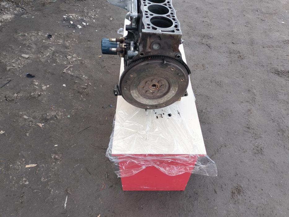 Мотор dw8 (citroen berlingo 1.9), колектор, форсунки, поршня