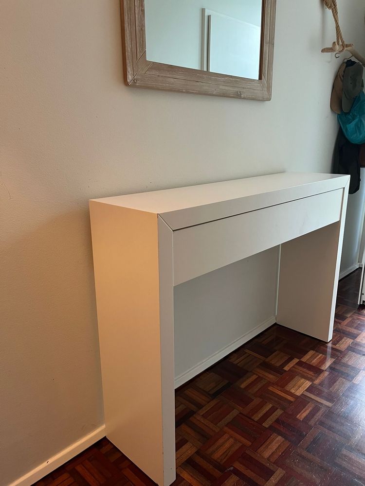 Consola de Entrada 1,20x0,85x0,30m